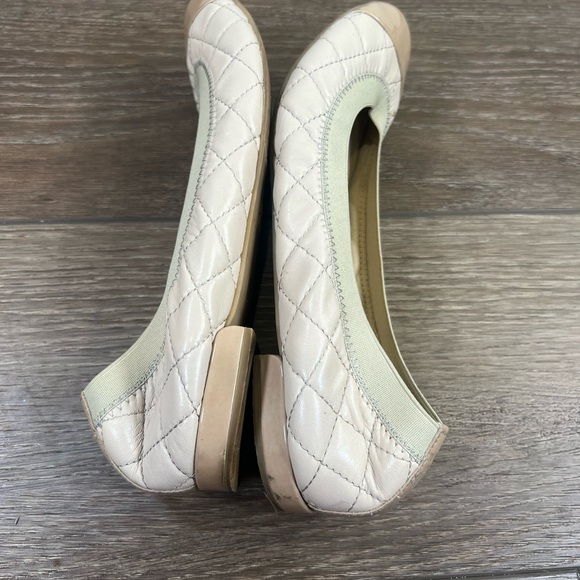 Stuart Weitzman Nude Quilted Napa Flats - Picture 6 of 7
